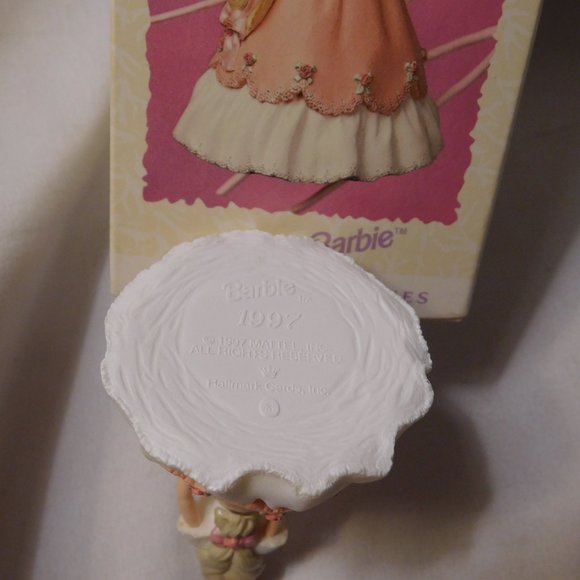 Hallmark Spring Barbie Ornament Collector's Series 1997 - Picture 4 of 6
